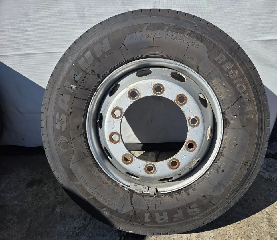 Шина 315/70  R22,5 (рулевая) б/у